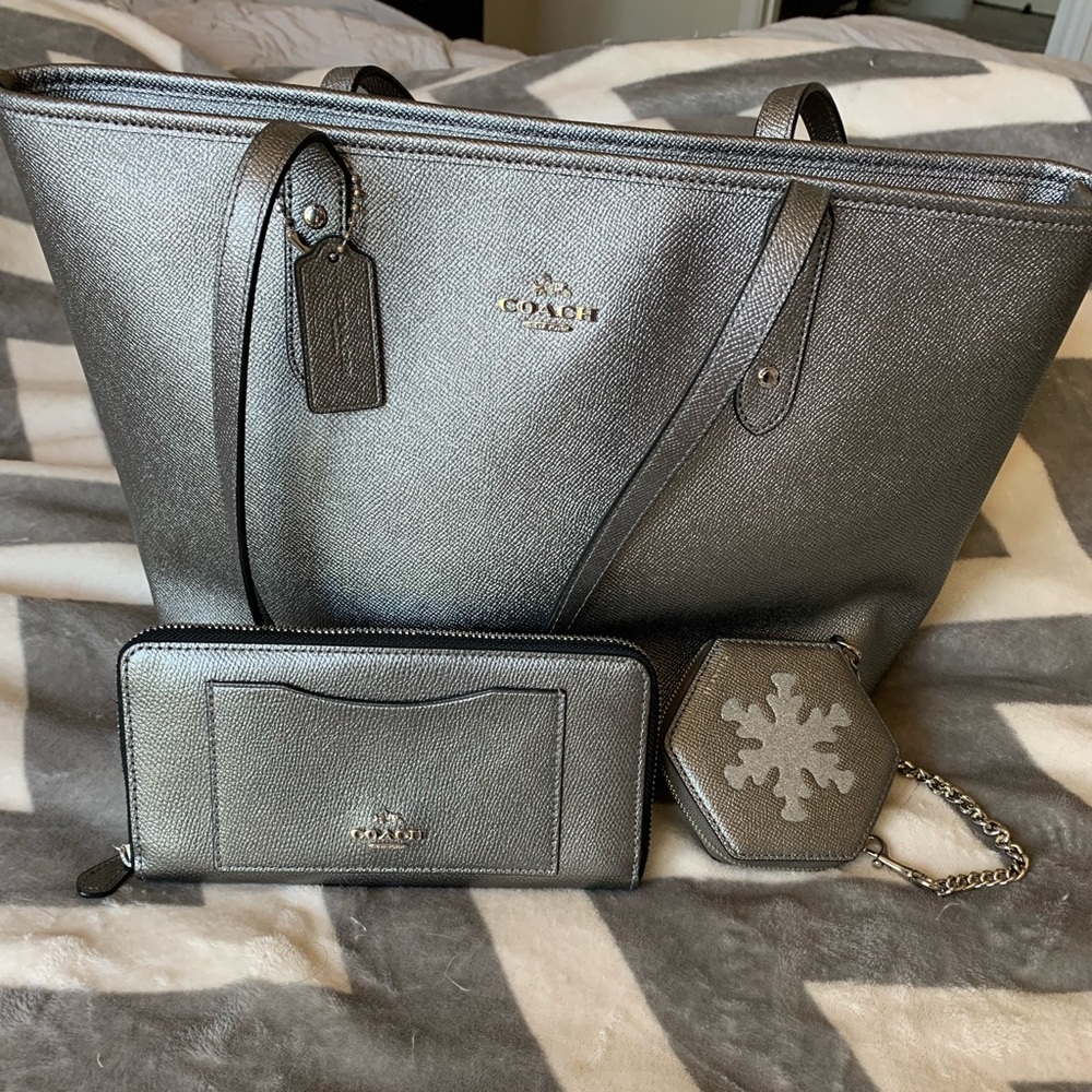LIKE NEW Coach pewter set: zip tote, wallet, coin purse